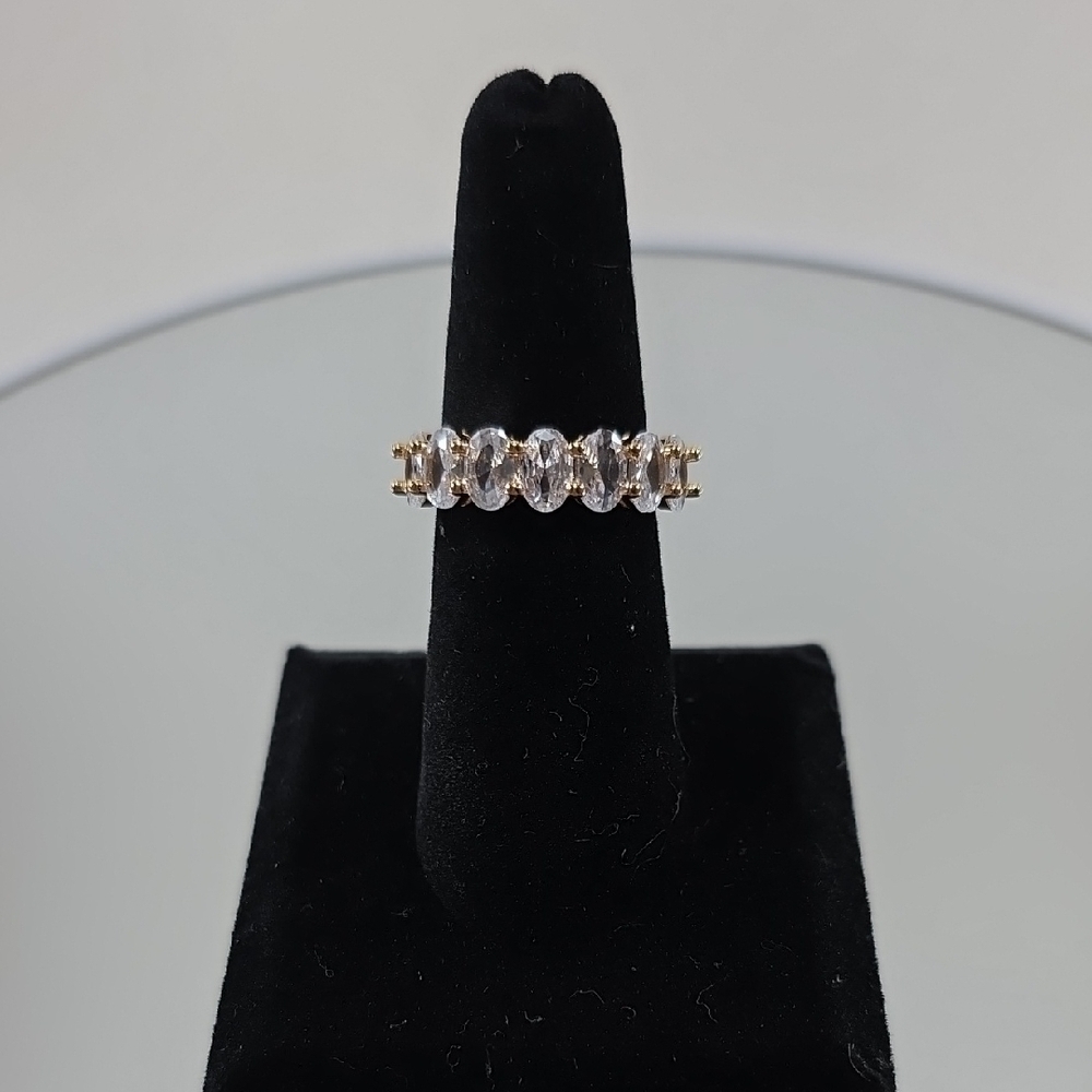 Elegant Rose Gold and Oval Crystals Women's Ring Size 6